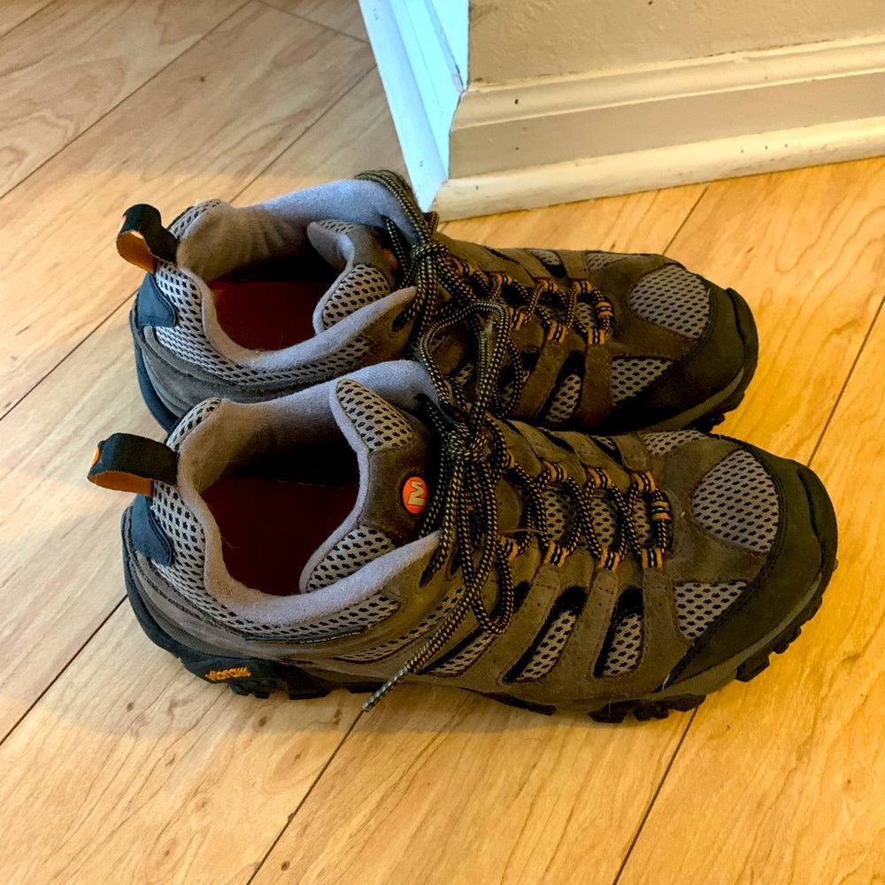 Merrell men’s shoes, rugged style. Great shape!